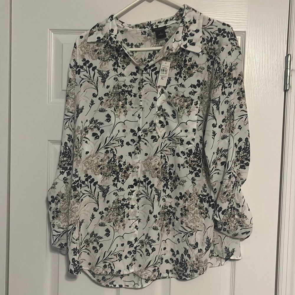 Blouse with flowers long sleeve with button up on sleeve